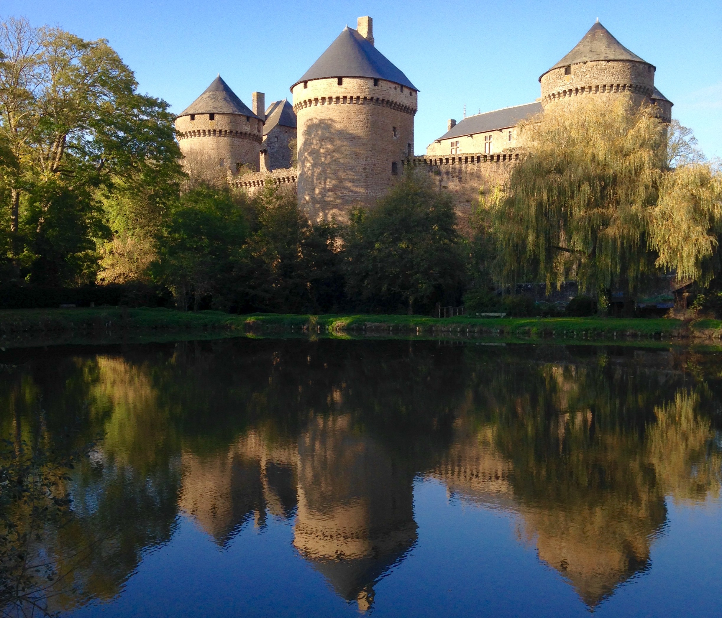 Lassay - Un Puissant Château Fort 